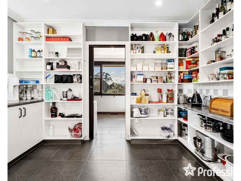 16 Charles Road, Lilydale VIC 3140