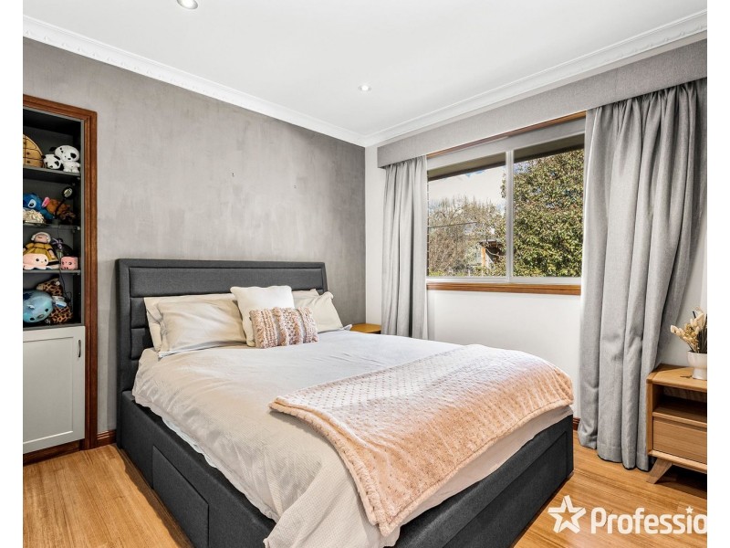 16 Charles Road, Lilydale VIC 3140