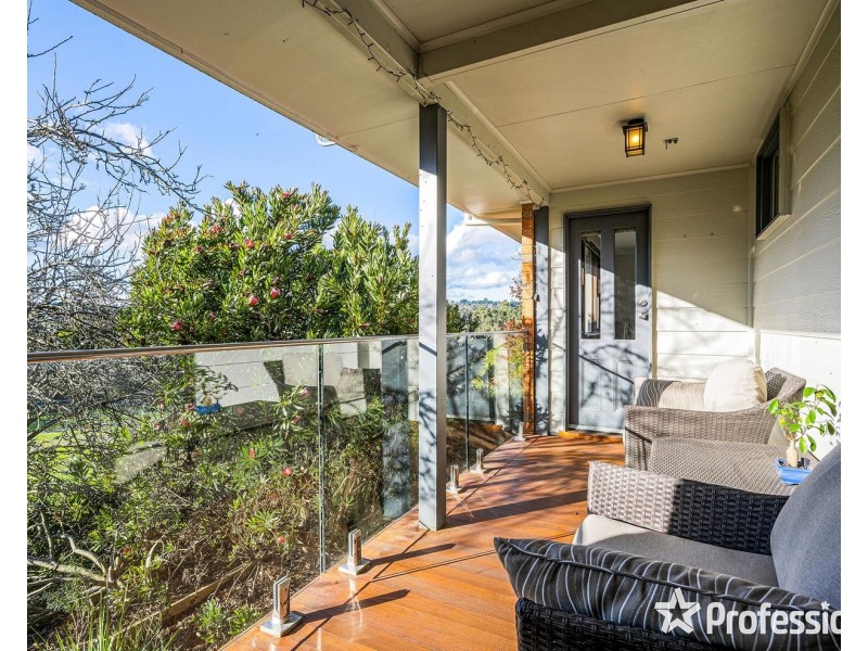 16 Charles Road, Lilydale VIC 3140
