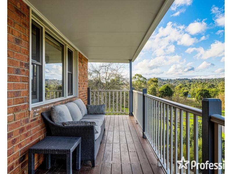 16 Charles Road, Lilydale VIC 3140
