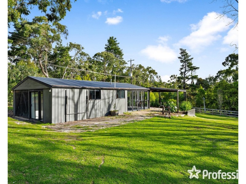 631 Victoria Road, Gruyere VIC 3770
