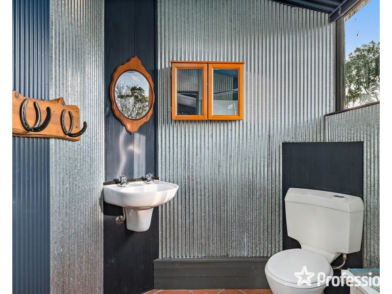 631 Victoria Road, Gruyere VIC 3770