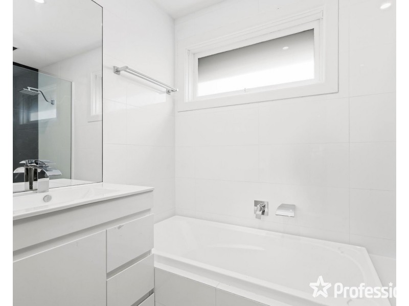 39 Dryden Concourse, Mooroolbark VIC 3138