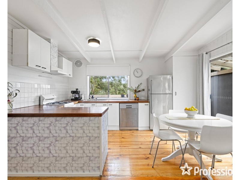 29 Commercial Road, Mount Evelyn VIC 3796