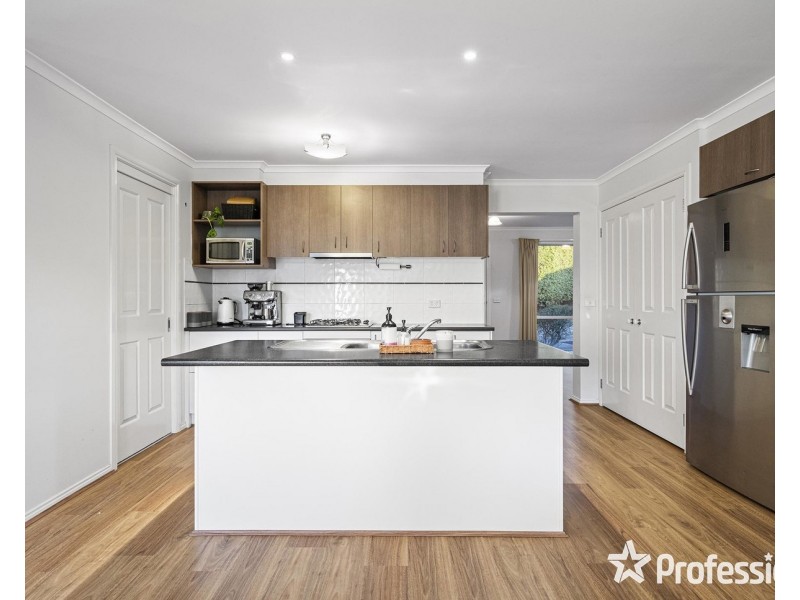 2/17 Wimbledon Court, Mooroolbark VIC 3138