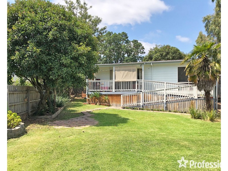 24 McDermott Avenue, Mooroolbark VIC 3138