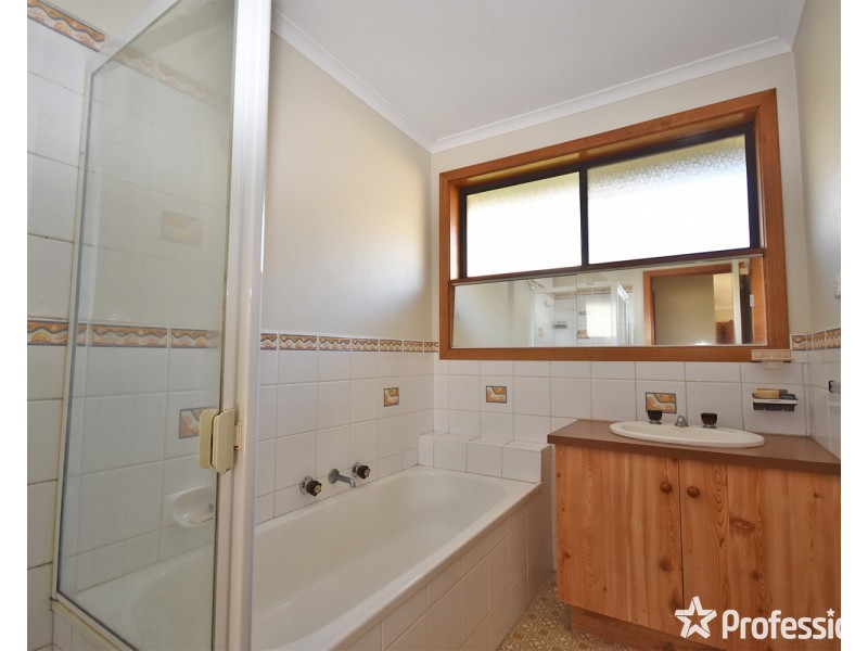 2/10-12 Urana Street, Kilsyth VIC 3137