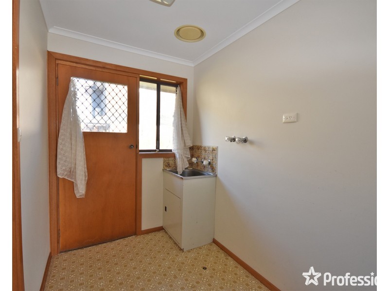 2/10-12 Urana Street, Kilsyth VIC 3137