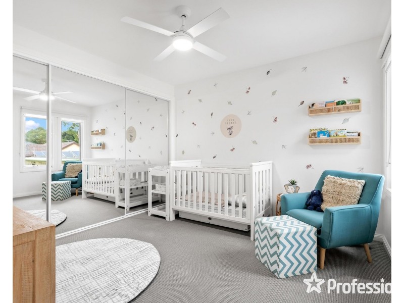 8 Yvonne Avenue, Croydon South VIC 3136