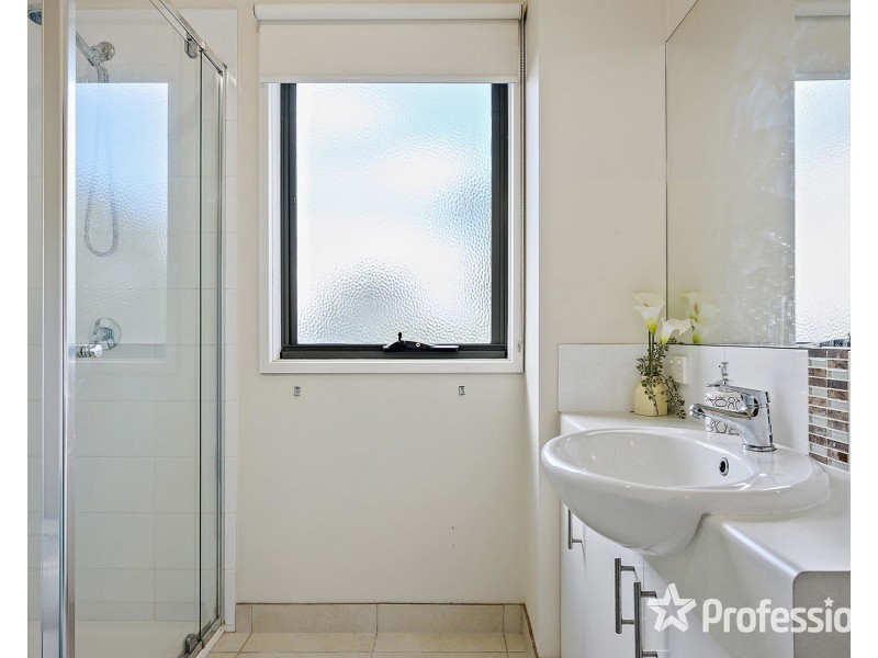 4/5 Crinan Street, Kilsyth VIC 3137