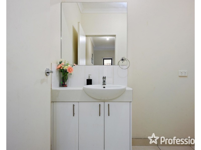 4/5 Crinan Street, Kilsyth VIC 3137