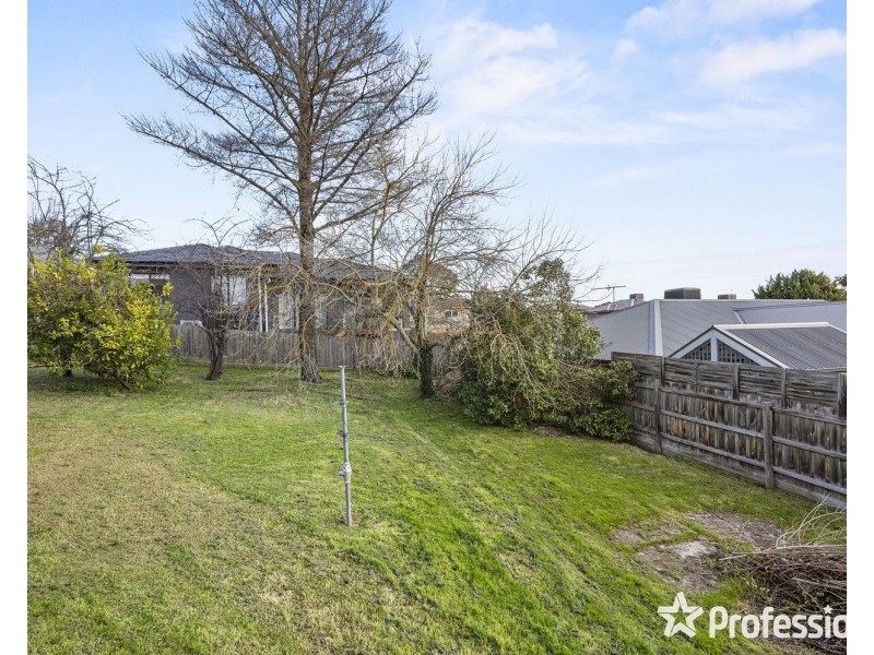 19 Coolabah Street, Mooroolbark VIC 3138