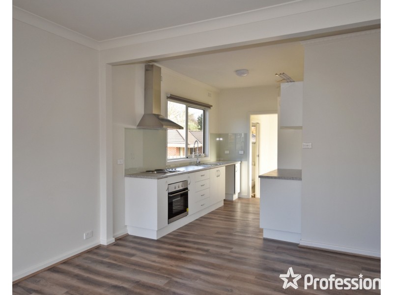 1/2 Colchester Road, Kilsyth VIC 3137