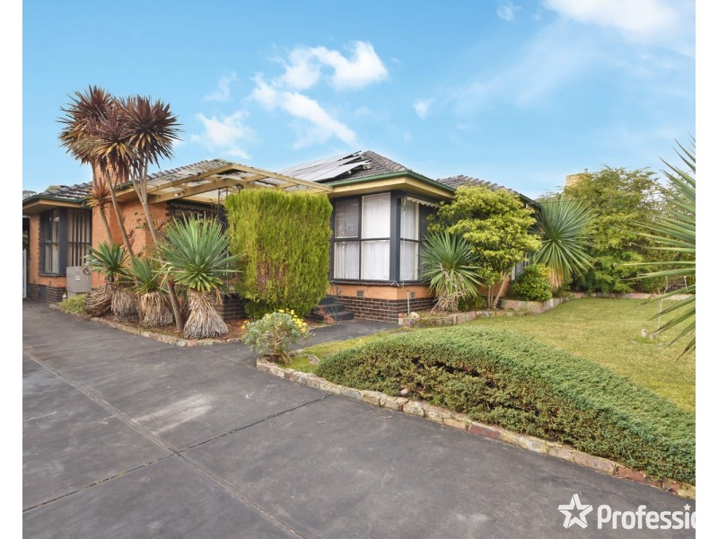 19 Shakespeare Avenue, Mooroolbark VIC 3138
