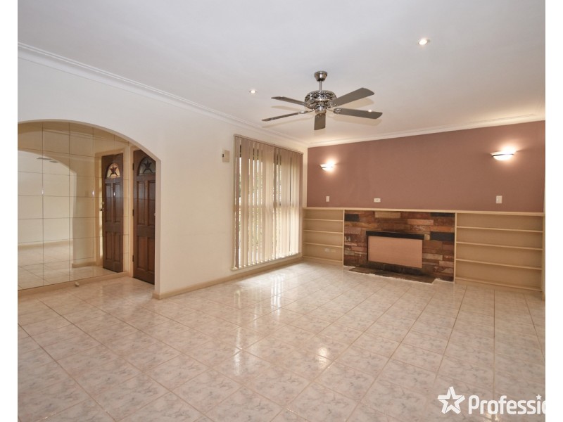 19 Shakespeare Avenue, Mooroolbark VIC 3138