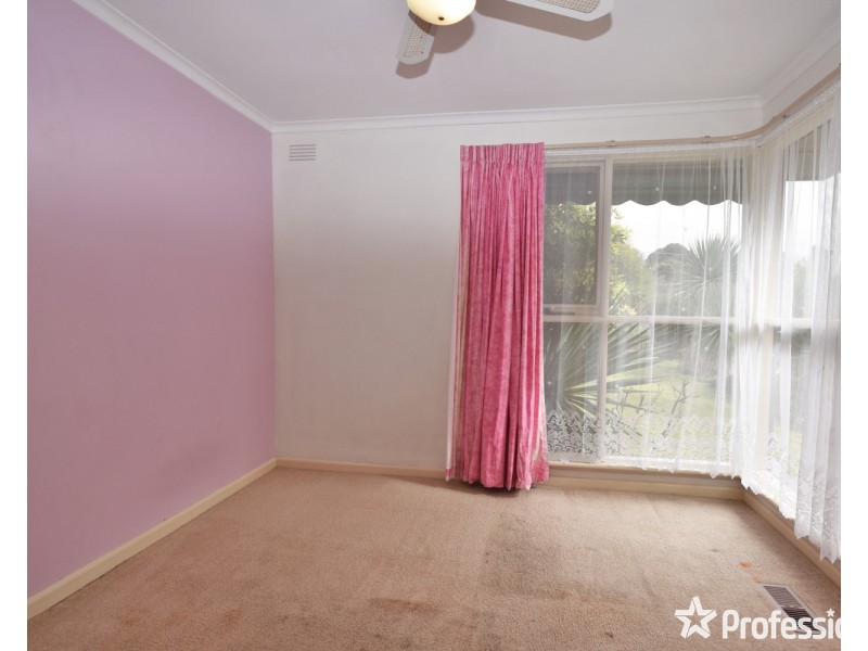19 Shakespeare Avenue, Mooroolbark VIC 3138