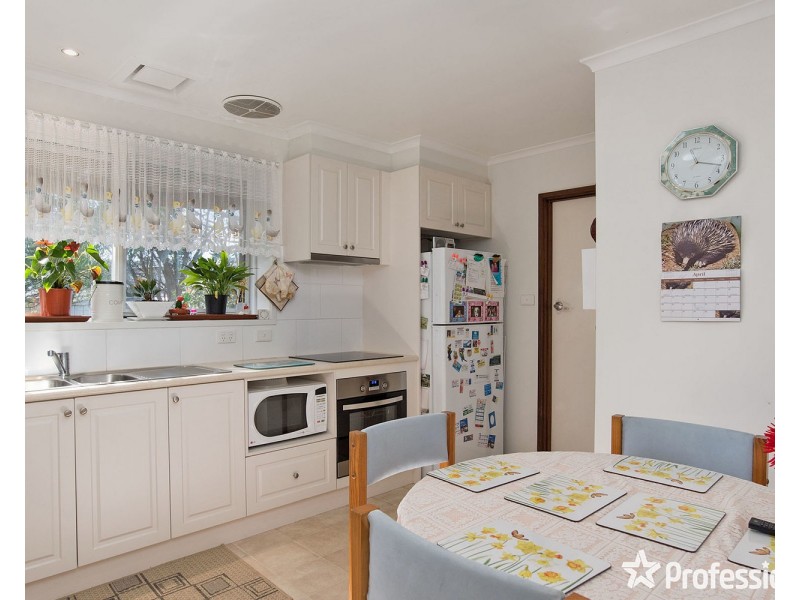 126 Esther Crescent, Mooroolbark VIC 3138