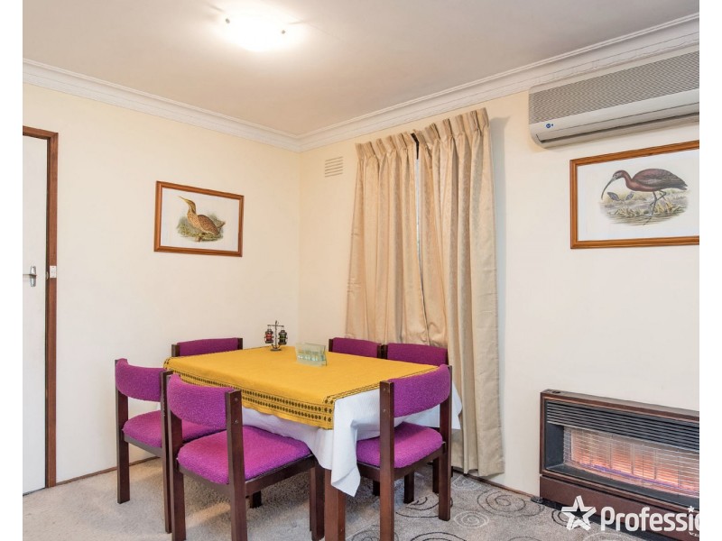 126 Esther Crescent, Mooroolbark VIC 3138