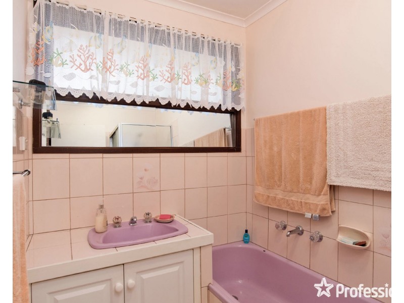 126 Esther Crescent, Mooroolbark VIC 3138