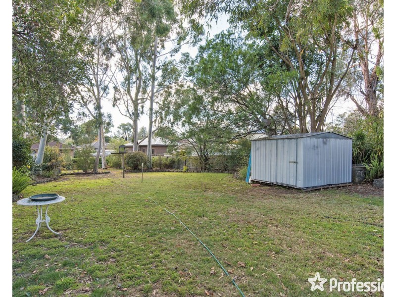126 Esther Crescent, Mooroolbark VIC 3138