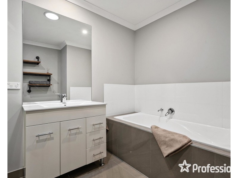 7 Cherry Lane, Montrose VIC 3765