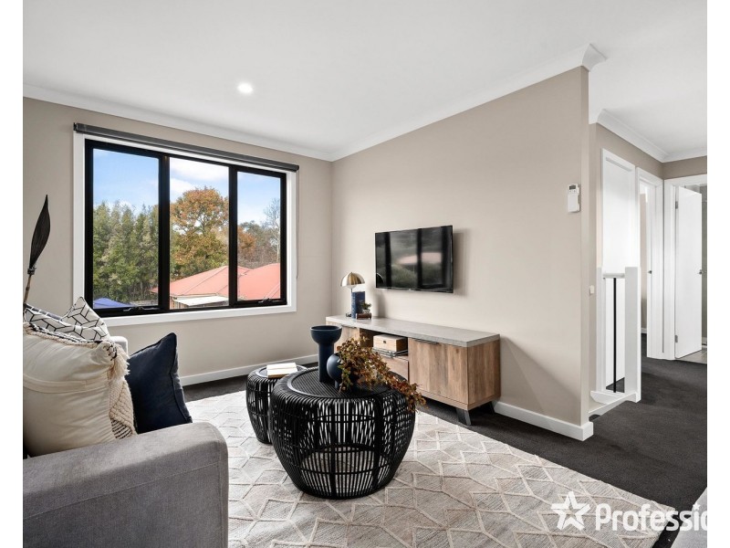 2 Brennan Close, Mooroolbark VIC 3138