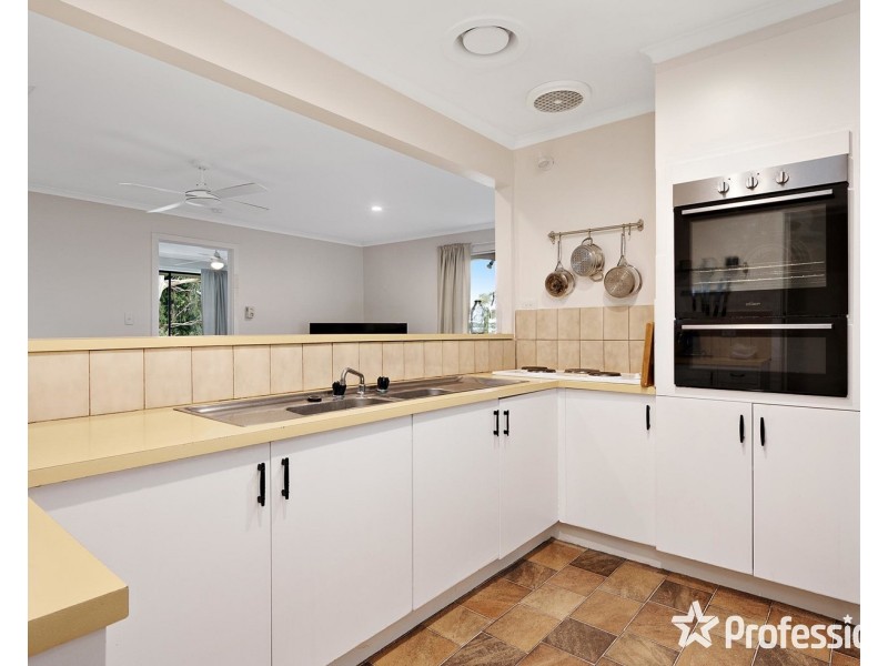 11 Turella Court, Mooroolbark VIC 3138