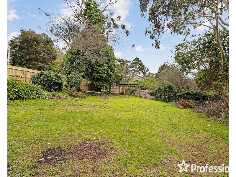 11 Turella Court, Mooroolbark VIC 3138
