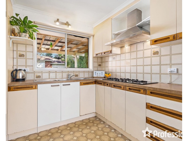 10 Larbert Road, Mooroolbark VIC 3138