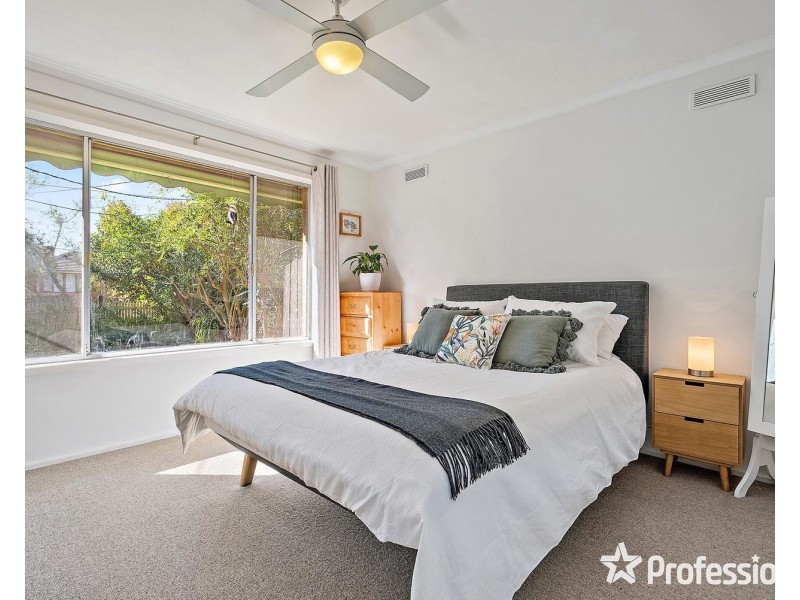 10 Larbert Road, Mooroolbark VIC 3138