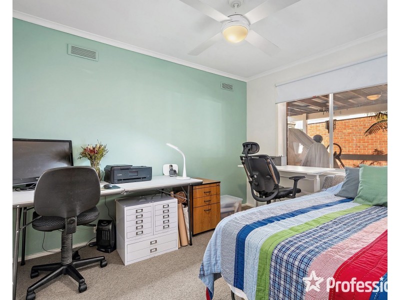 10 Larbert Road, Mooroolbark VIC 3138