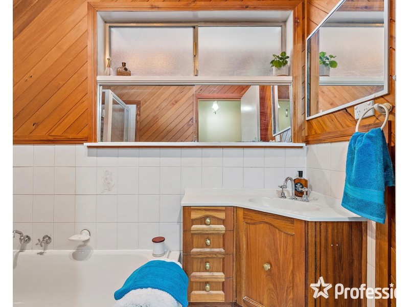 10 Larbert Road, Mooroolbark VIC 3138