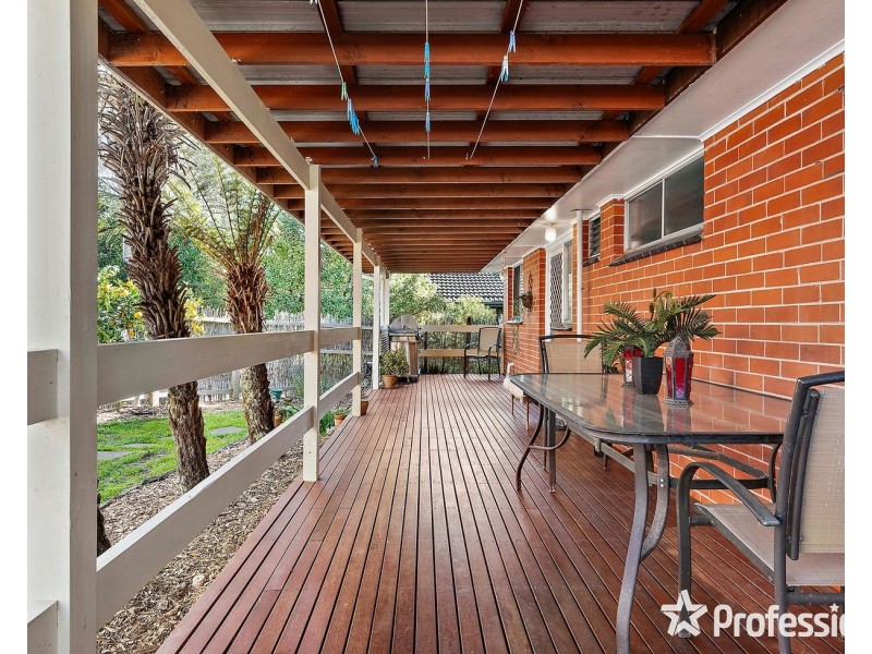 10 Larbert Road, Mooroolbark VIC 3138