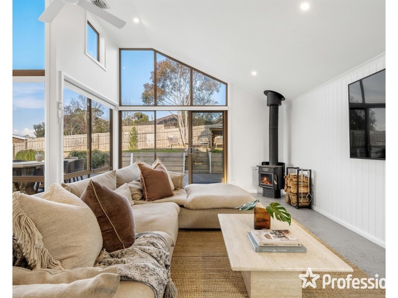 1 Eliot Court, Mooroolbark VIC 3138