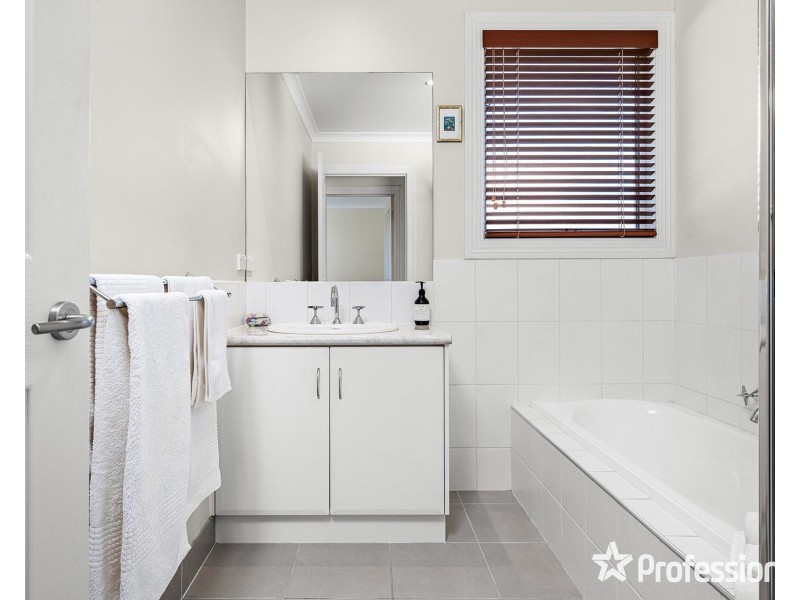 2/13 Penllyne Avenue, Vermont VIC 3133