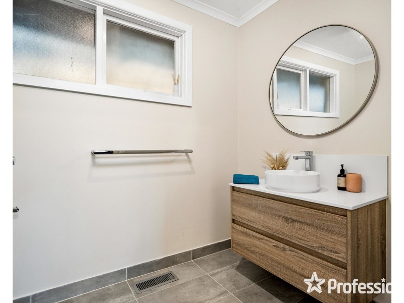 29 Glen Dhu Road, Kilsyth VIC 3137