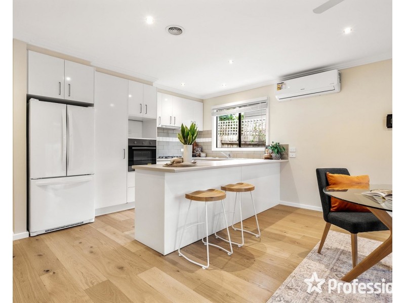 37 Lionel Crescent, Croydon VIC 3136