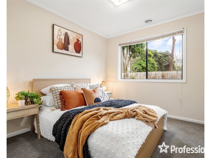 37 Lionel Crescent, Croydon VIC 3136