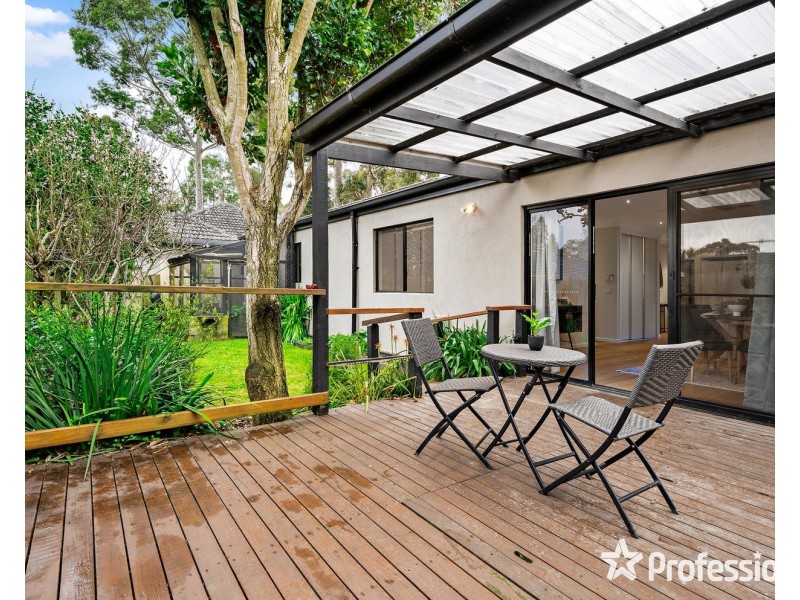 37 Lionel Crescent, Croydon VIC 3136