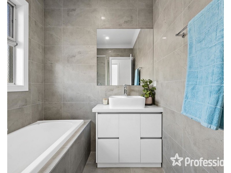 5 Raffaele Close, Lilydale VIC 3140