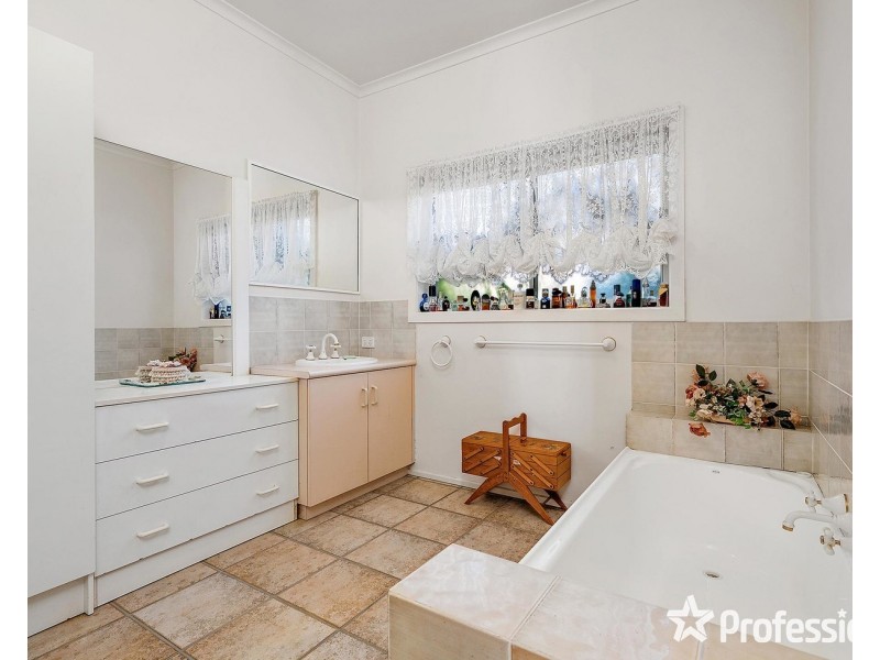 13 Parkside Close, Lilydale VIC 3140