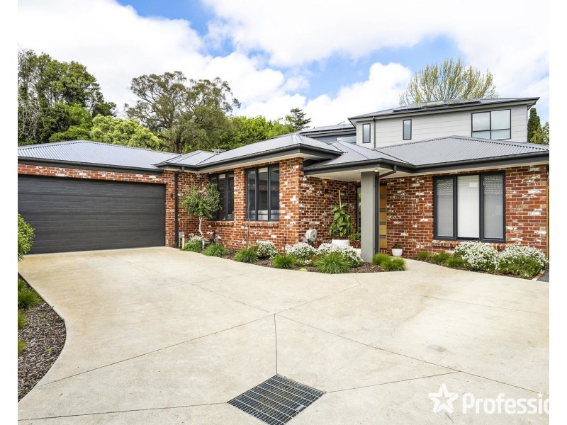 2/36 Batterbee Drive, Mooroolbark VIC 3138