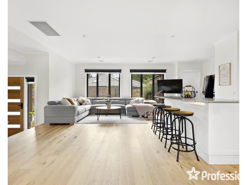 2/36 Batterbee Drive, Mooroolbark VIC 3138