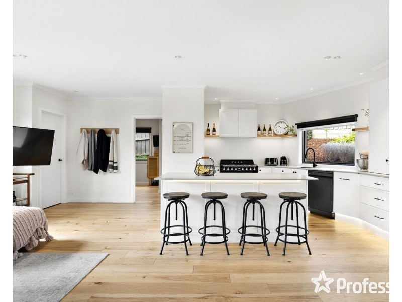 2/36 Batterbee Drive, Mooroolbark VIC 3138