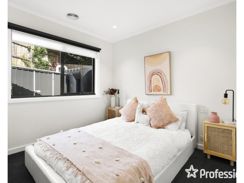 2/36 Batterbee Drive, Mooroolbark VIC 3138
