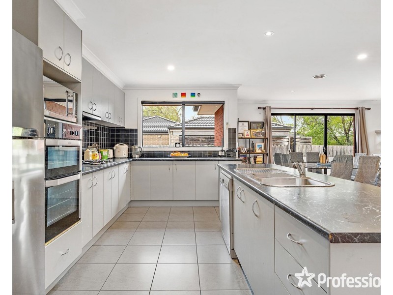 8a Neville Street, Mooroolbark VIC 3138
