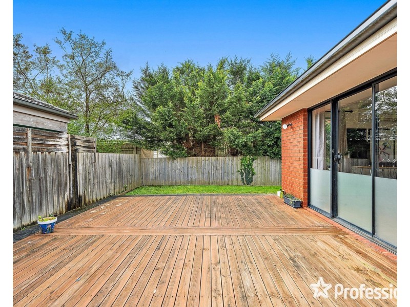 8a Neville Street, Mooroolbark VIC 3138