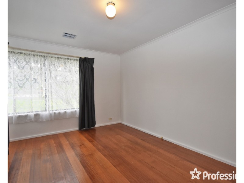 25 Greenslopes Drive, Mooroolbark VIC 3138