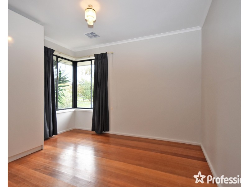 25 Greenslopes Drive, Mooroolbark VIC 3138