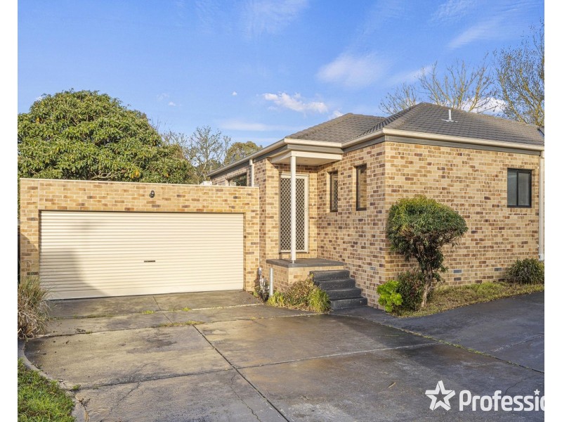 12a Zina Grove, Mooroolbark VIC 3138